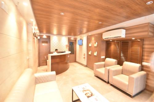 Előcsarnok, The Aarya A Smart Business Hotel in Khar
