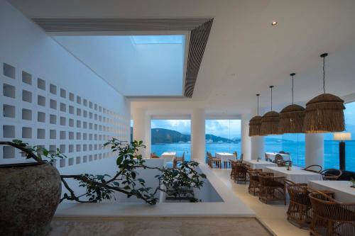 Restaurant, Shenzhen GuanHu Secret Wild Reef Seaview Hotel in Dapeng