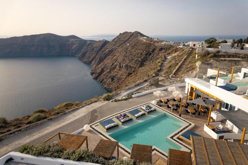Santorini's Balcony Art Houses - image 14