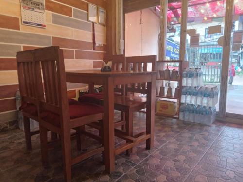 Bar/lounge, Hotel Silver Mountain in Nagarkot