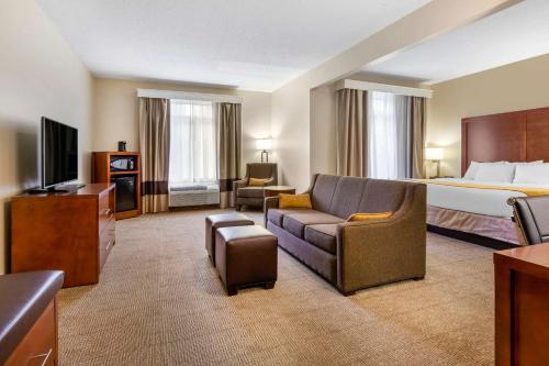 Comfort Suites Boone - University Area - main image