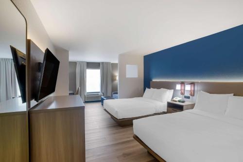 2 double beds