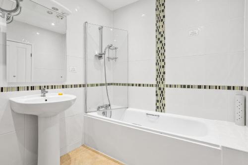 Royal Beacon Hotel - image 13