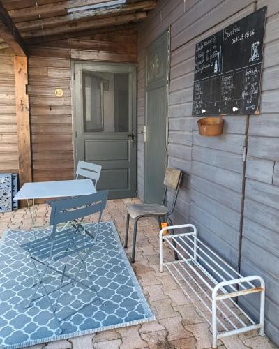 Le Miraillet, chambre hôte (Le Miraillet, chambre hote) in ลาญอล