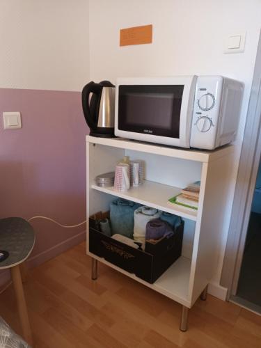 Le Miraillet, chambre hôte (Le Miraillet, chambre hote) in ลาญอล