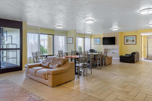 Quality Inn Carolina Oceanfront - image 2