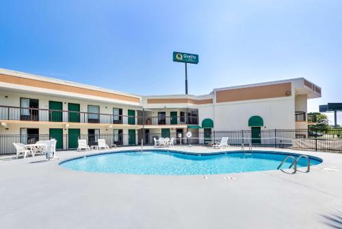 Quality Inn Selma - image 10