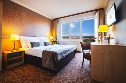 Charles Central - image 12