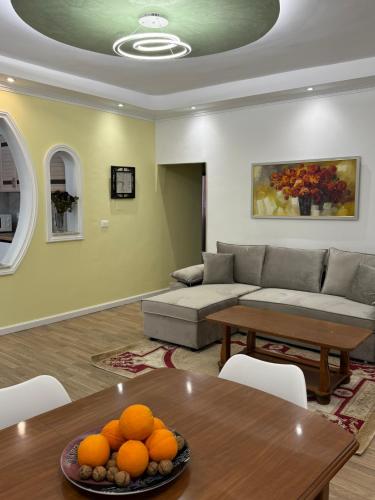 Central Comfort 2BR with Lush Living Room - image 2