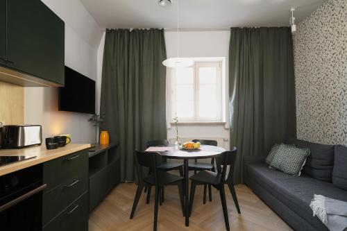 One-Bedroom Apartment image 5