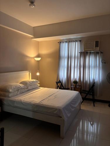 101 Newport westwing condo, Manila