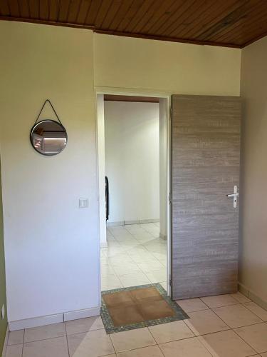 F2 à la campagne avec Piscine (F2 a la campagne avec Piscine) in Le Saint-Esprit