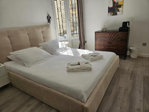 1 queen bed