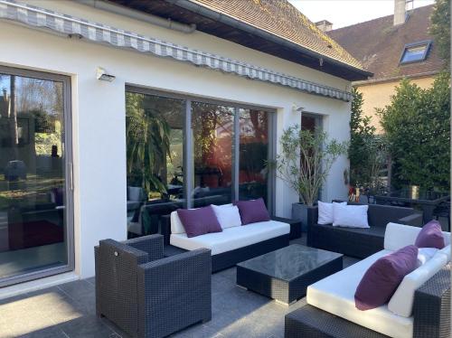 Балкон/тераса, Villa, swimming pool, 5 bedrooms, Versailles in Vaucresson