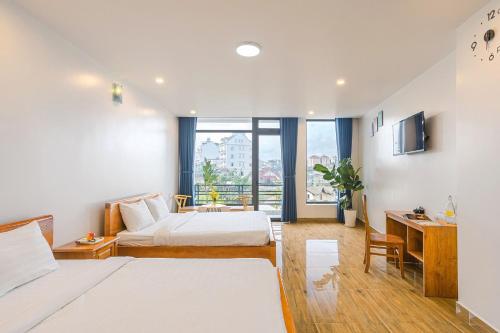 room detail thumbnail 1