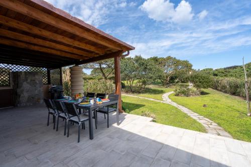 Villa Esclusiva con 600Mq di Giardino sulla Spiaggia della Pelosa