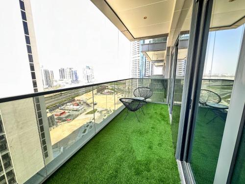 Vserve I 1 BR - Luxury Escape in Business Bay - image 5