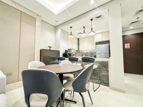 Vserve I 1 BR - Luxury Escape in Business Bay - image 7