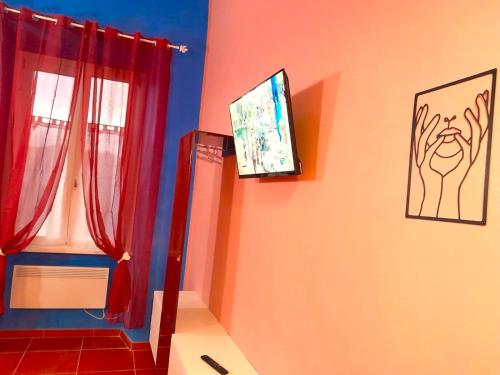 LA CASA DI CARTA red in Fiuggi