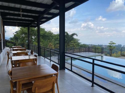 Restaurant, Tebing View Glamping, Azana Hotels Collection in Bandung