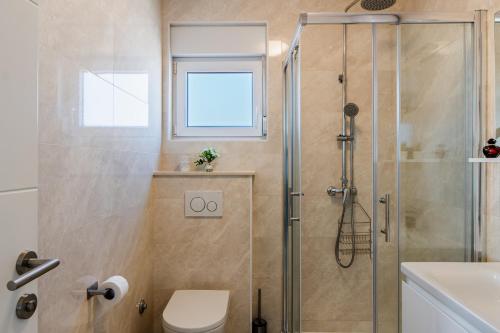 Two-Bedroom Apartment with Terrace and Sea View image 10