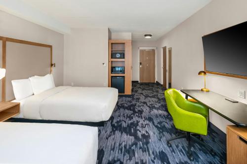 2 queen beds