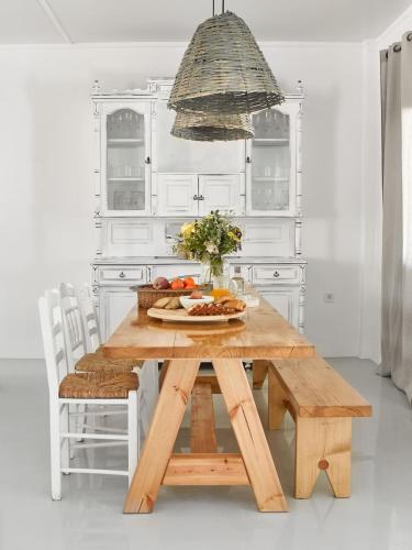 Maria Seaview Villa near Naousa in ลอส