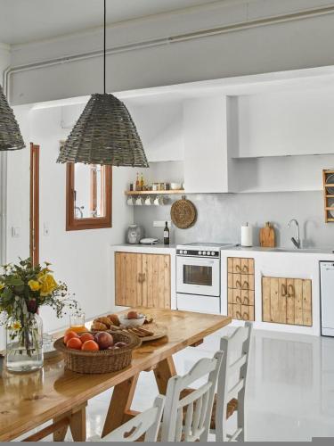 Maria Seaview Villa near Naousa in ลอส