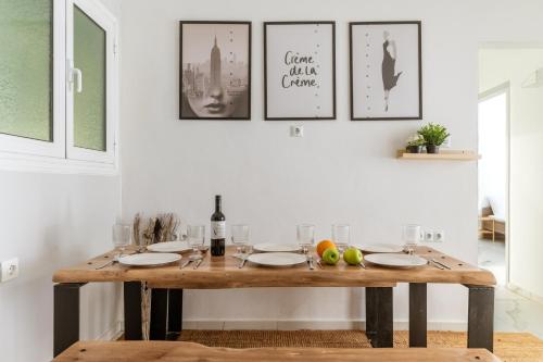 Athens Central Stay, 3BD Apartment, 3min Metro, Atene