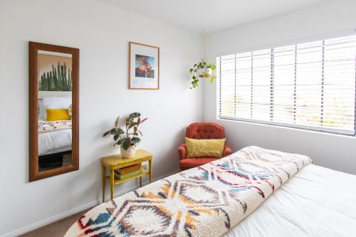 Spacious Family Retreat! Sleeps 12 + huge backyard in San Juan Capistrano, USA