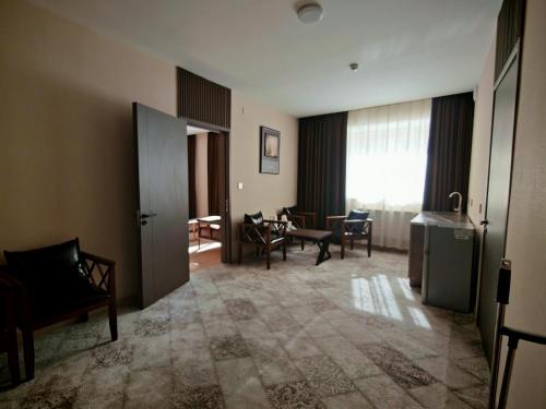 кухня, GUM University Apartment in Улан-Батор