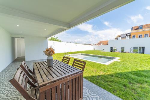 Alcantara Gardens - Apartments with Pool, Лиссабон