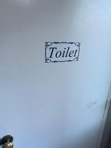 บริการและสิ่งอำนวยความสะดวก, The Townhouse B and B free continental breakfast included in อายเลสบูรี่