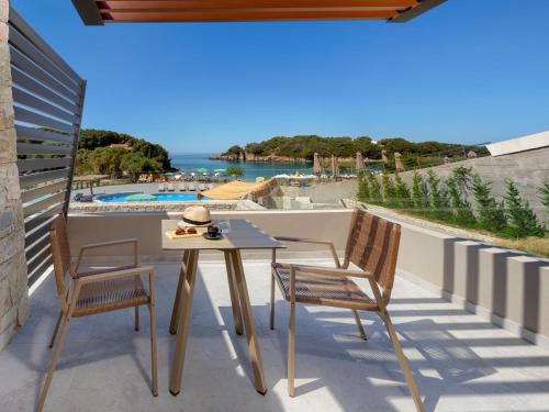 Swimmingpool, Arete Lifestyle Hotel in Sivota