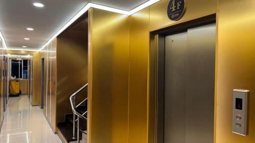 Golden Mango House Hotel