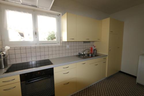 Ferienwohnung mit Aussicht und Pool in Gordola