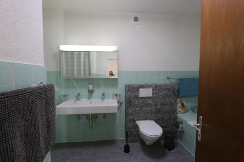 Ferienwohnung mit Aussicht und Pool in Gordola