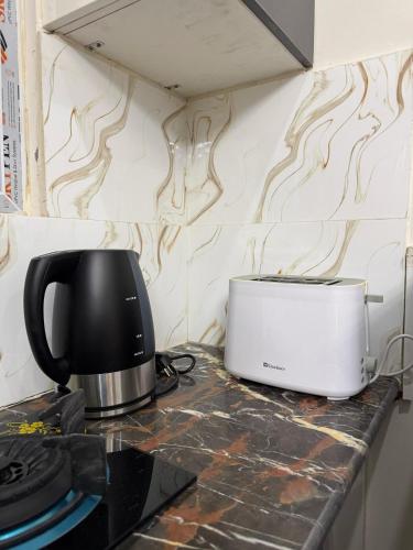 Just Move Luxury Studio APT Near ISB Int'l AIRPT - image 4