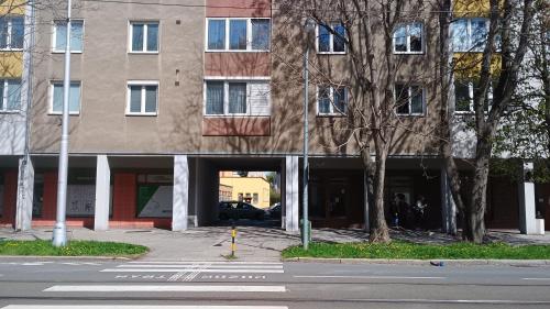 ทัศนียภาพภายนอกโรงแรม, Apartmán M55 (Apartman M55) in โฮโดลานี