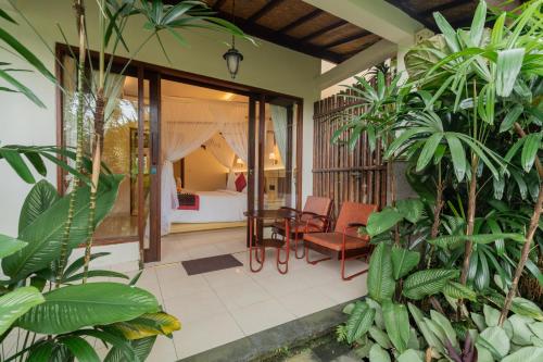 Desak Putu Putra Hidden Room Type - Double Room with Pool View