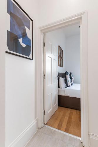 Acton Central apartment - image 7