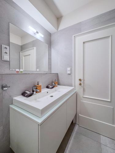 UNIQUE Old Town apartments at Palace Dlouha - image 6