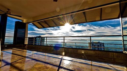 Open space concept that allows for multiple places to hang out