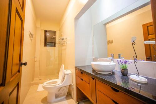 Open space concept that allows for multiple places to hang out