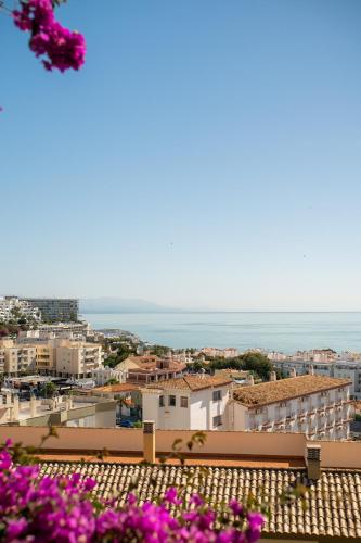 Perfect Terrace Amazing views Great Location - image 4