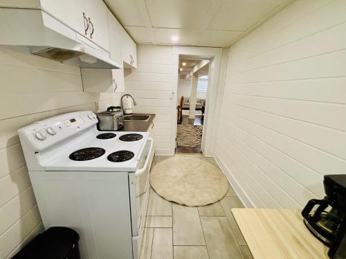 Kitchen, Opulent Studio - Semi Basement in LaSalle