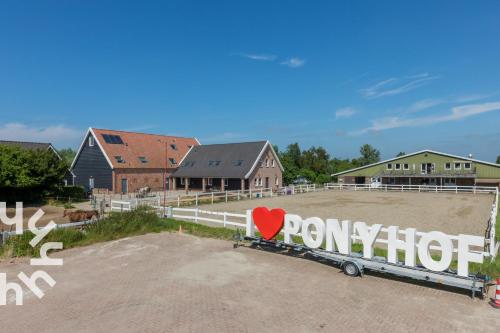 Ponyhof Aagtekerke Sfeervolle 4-persoonswoning vlakbij strand en Domburg Ponyhof Aagtekerke Sfeervolle 4-persoonswoning vlakbij strand en Domburg