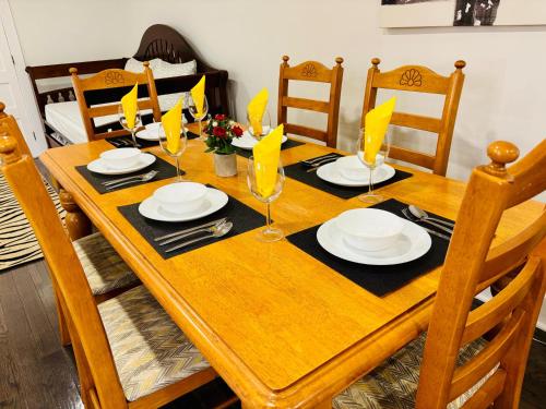 Facilities, Opulent Studio - Semi Basement in LaSalle