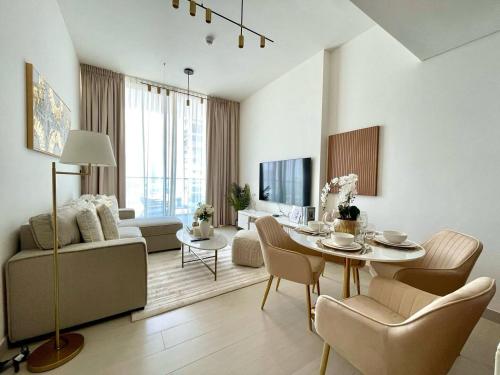 Elegant Jvc 1br Balcony, Pool Access, Parking, Dubai (Foto 8)