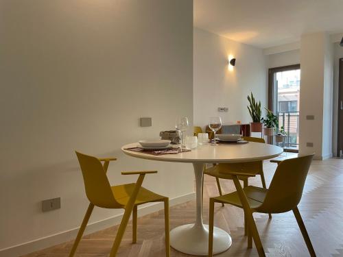 GuestHost - Trastevere Modern Apartment, Рим (фото 3)